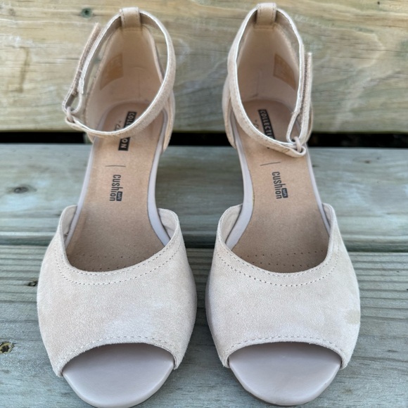 Clarks Suede Wedge Sandal Flores Raye Leather Ankle Strap Open Toe Sand Size 6.5 - Picture 11 of 15